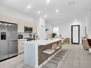 2-bedroom Condo — 7819 NW 104th Ave APT 23, Doral, 33178