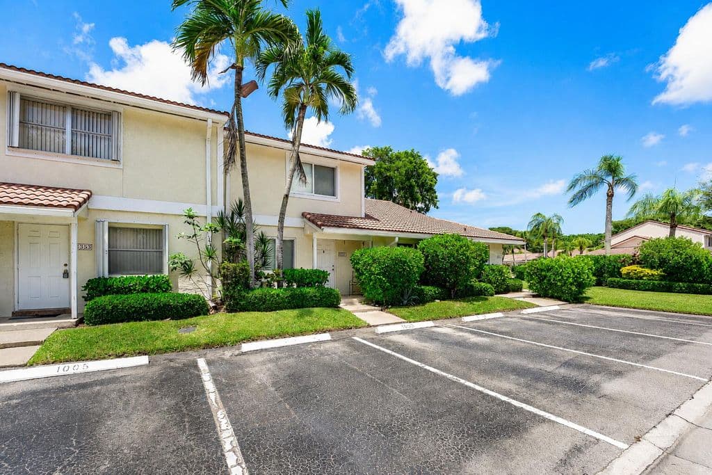 2-bedroom Property — 6351 Walk Circle