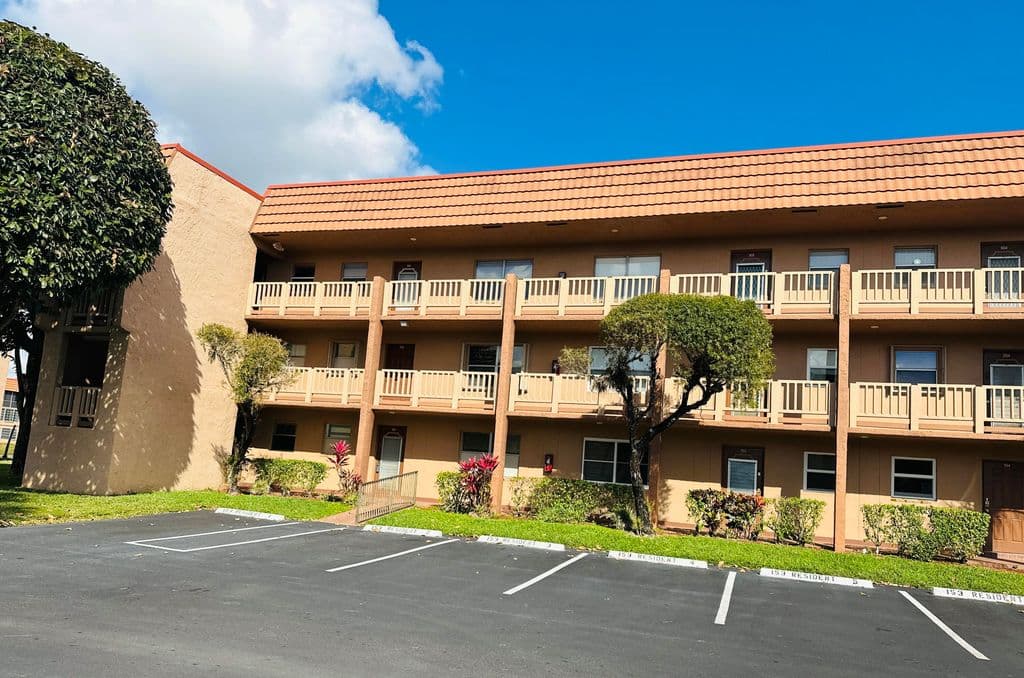2-bedroom Condo — 9900 Sunrise Lakes Boulevard #201