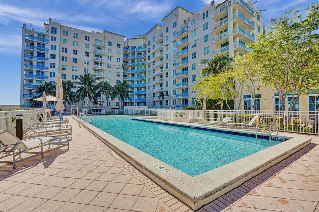 1+1 Condo — 350 N Federal Highway #903