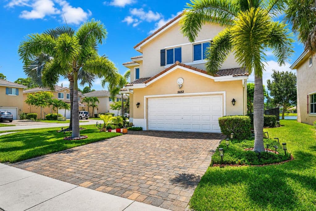 4+1 Müstakil ev — 5652 Caranday Palm Drive