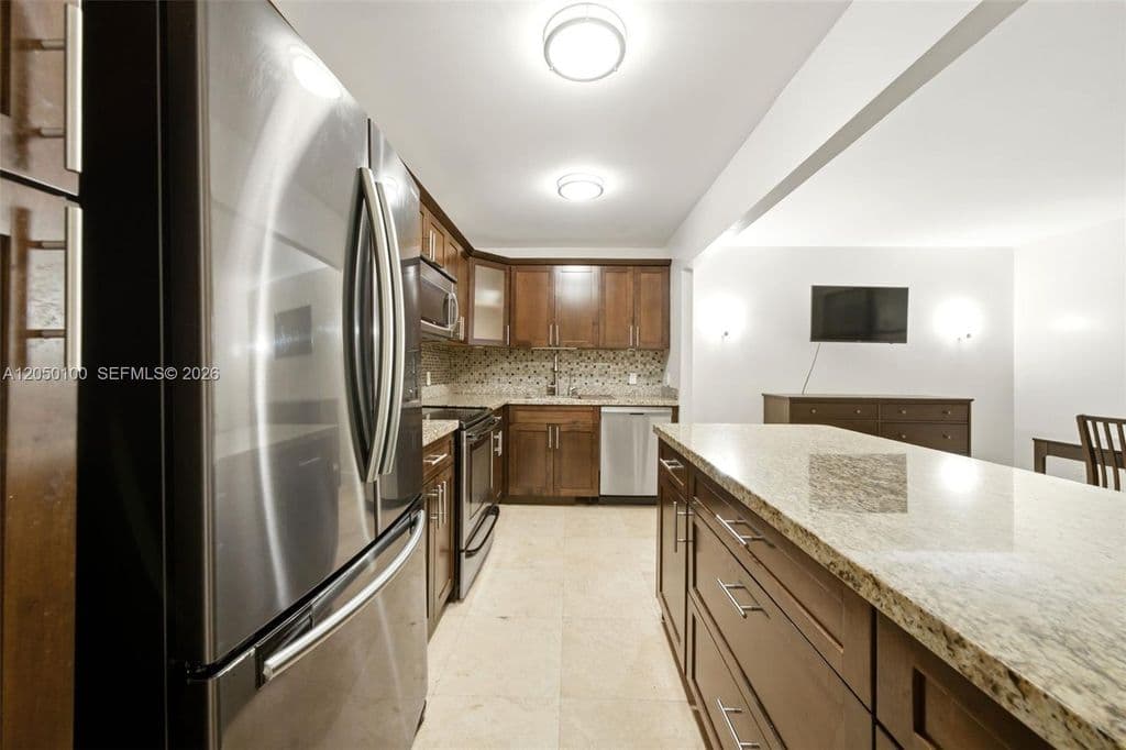 3+1 Condo — 3440 NE 192nd St #1P-A
