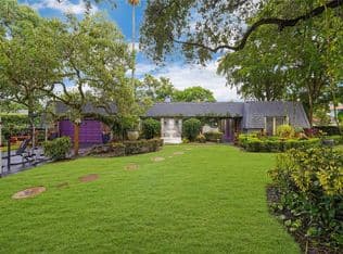 4-bedroom Single-Family Home — 8541 N Lake Dasha Dr, Plantation, 33324