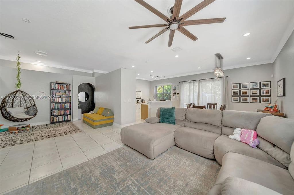 4+1 Müstakil ev — 1531 SW 194th Ter