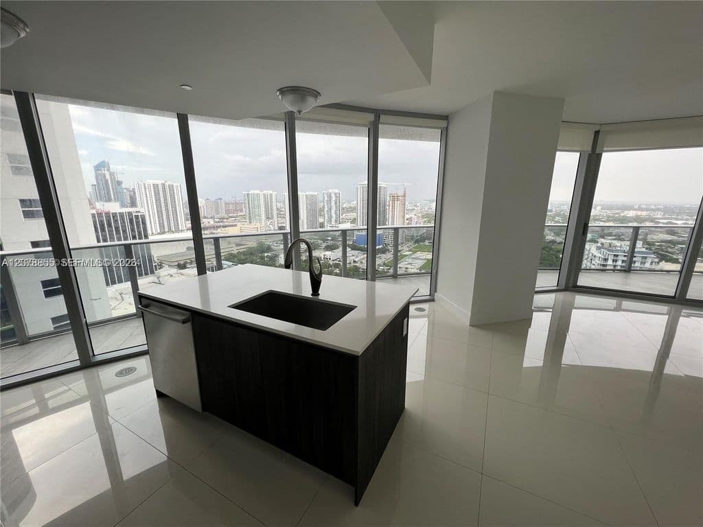 2+1 Condo — 488 NE 18th St Unit 3100