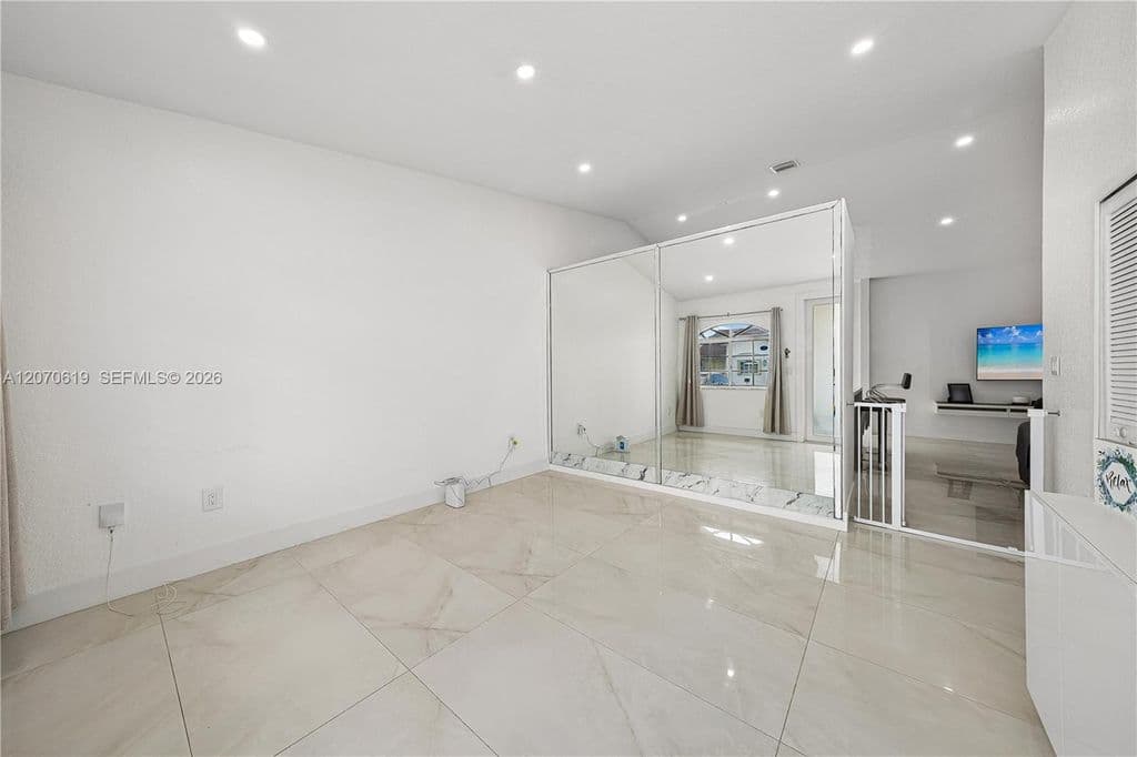 4+1 Müstakil ev — 2902 SW 136th Ct