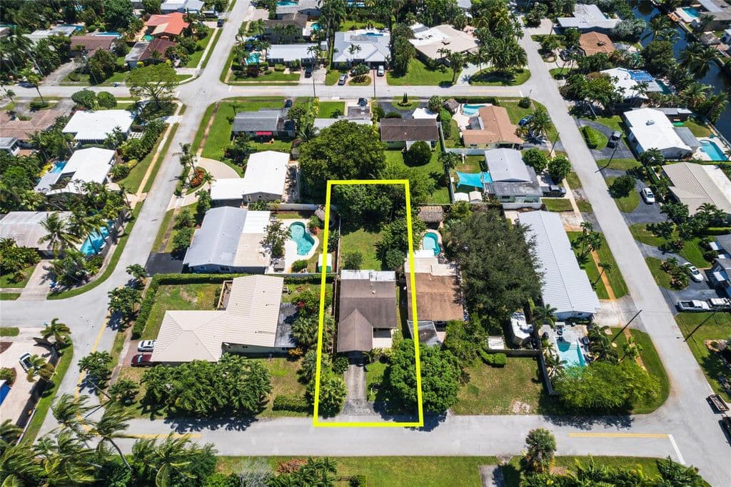 2-bedroom Single-Family Home — 1676 NE 40th Street