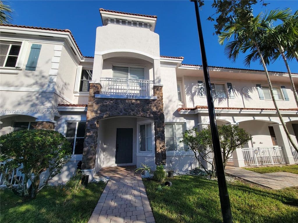3+1 Mülk — 2761 SW 82nd Ave #102