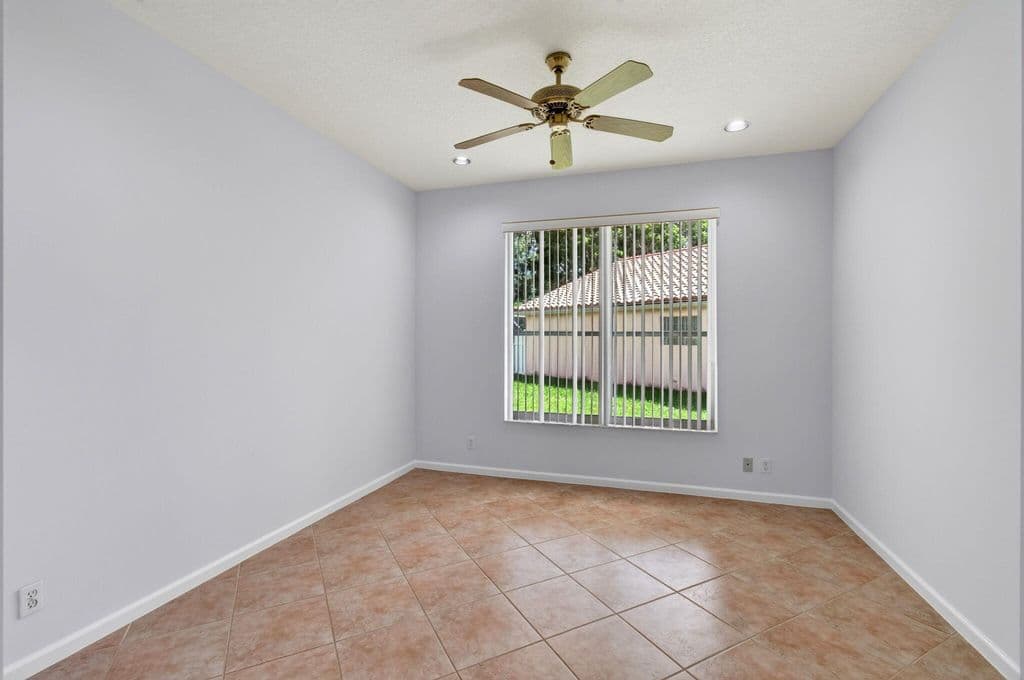 3-bedroom Single-Family Home — 6453 Emerald Breeze Way