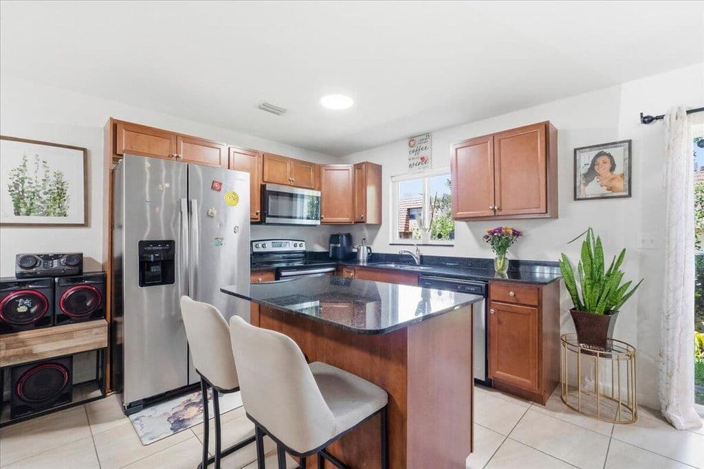 3-bedroom Property — 1340 SW 53rd Avenue
