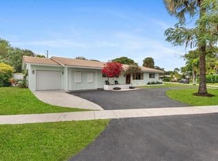 4-bedroom Single-Family Home — 1257 NW 5th Street, Boca Raton, 33486