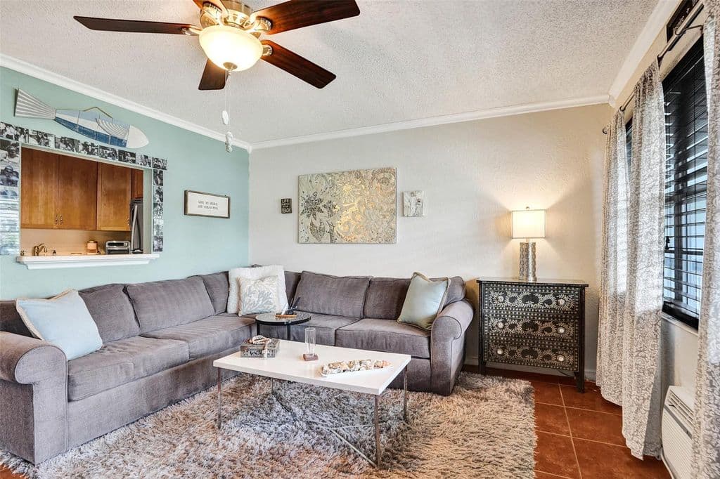 1-bedroom Condo — 227 Tilford K #227