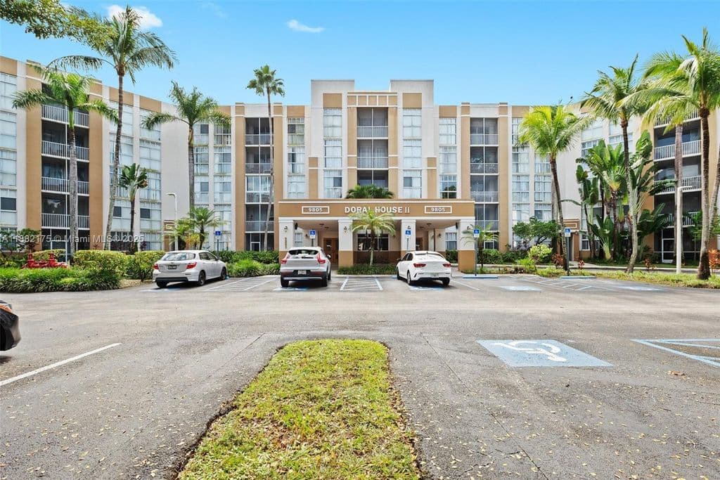 3-bedroom Condo — 9805 NW 52nd St APT 216