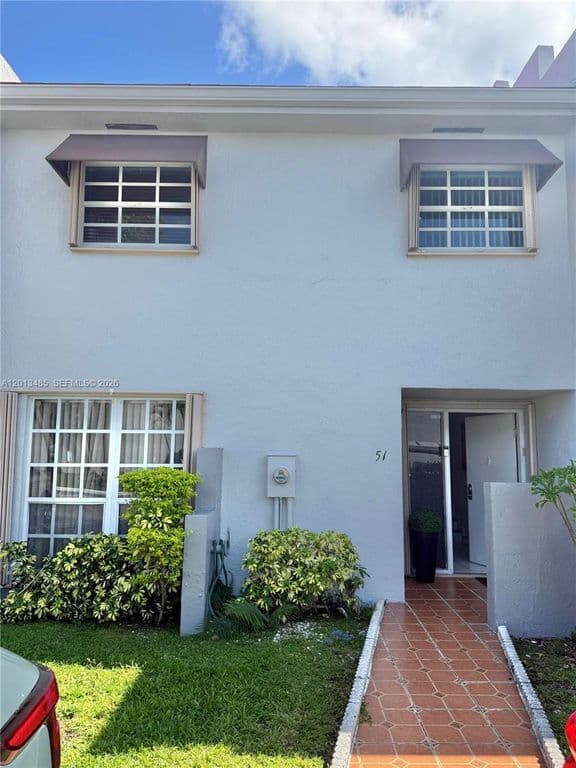 3-bedroom Property — 10330 SW 154th Circle Ct APT 51