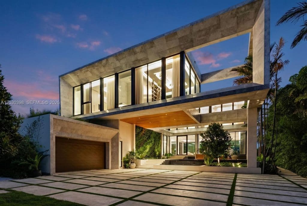 7+1 Müstakil ev — 360 S Hibiscus Dr