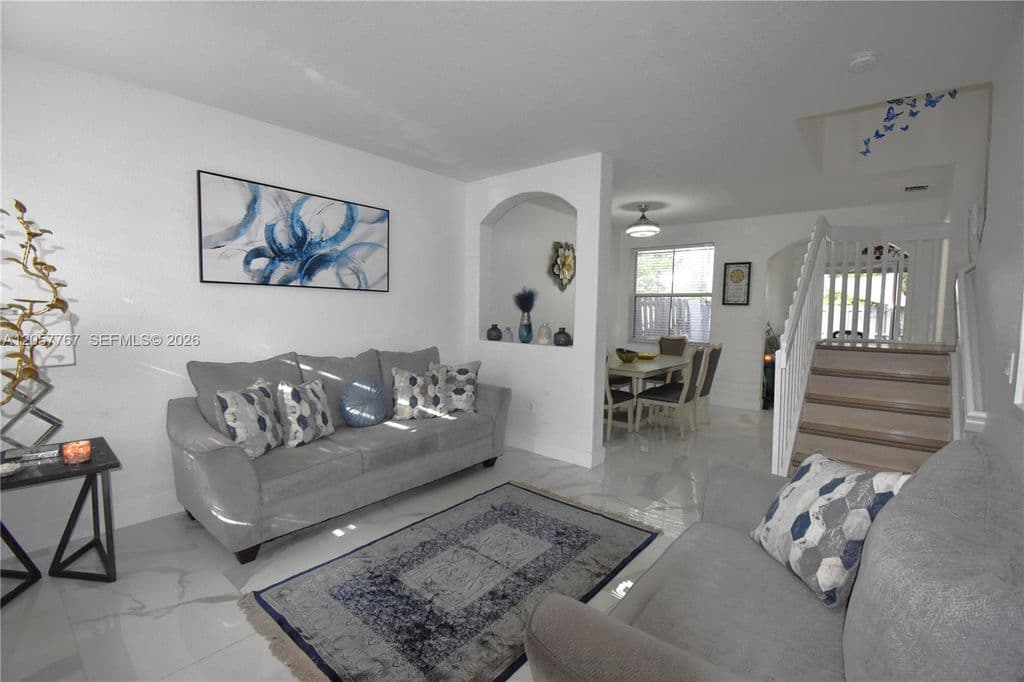 4+1 Mülk — 3818 SW 171st Ter