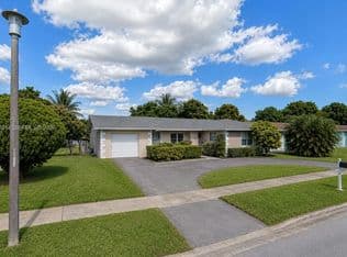 4-bedroom Single-Family Home — 6221 SW 4th St, Pompano Beach, 33068