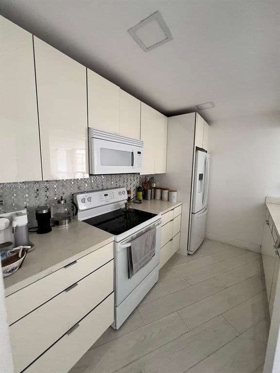 2-bedroom Condo — 6955 NW 186th St APT F104