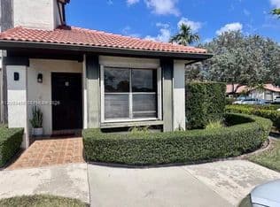 2-bedroom Townhouse — 15070 SW 49th Ln #D106, Miami, 33185