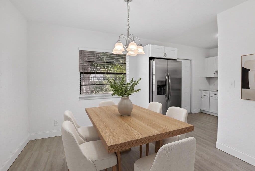3+1 Müstakil ev — 1708 NW 8th Avenue