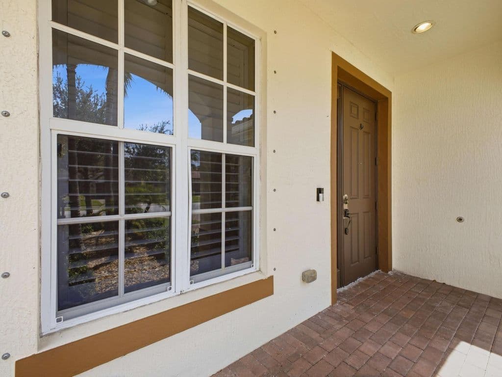 5-bedroom Single-Family Home — 4777 Capital Drive