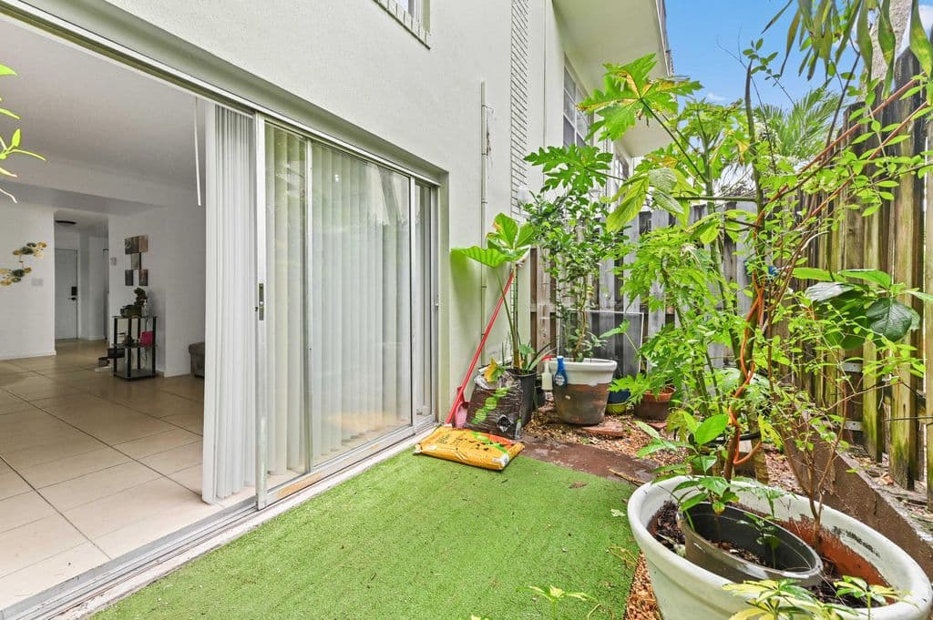 2+1 Mülk — 803 W Oakland Park Boulevard #A7