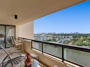 2-bedroom Condo — 2555 Collins Ave APT 1508, Miami Beach, 33140