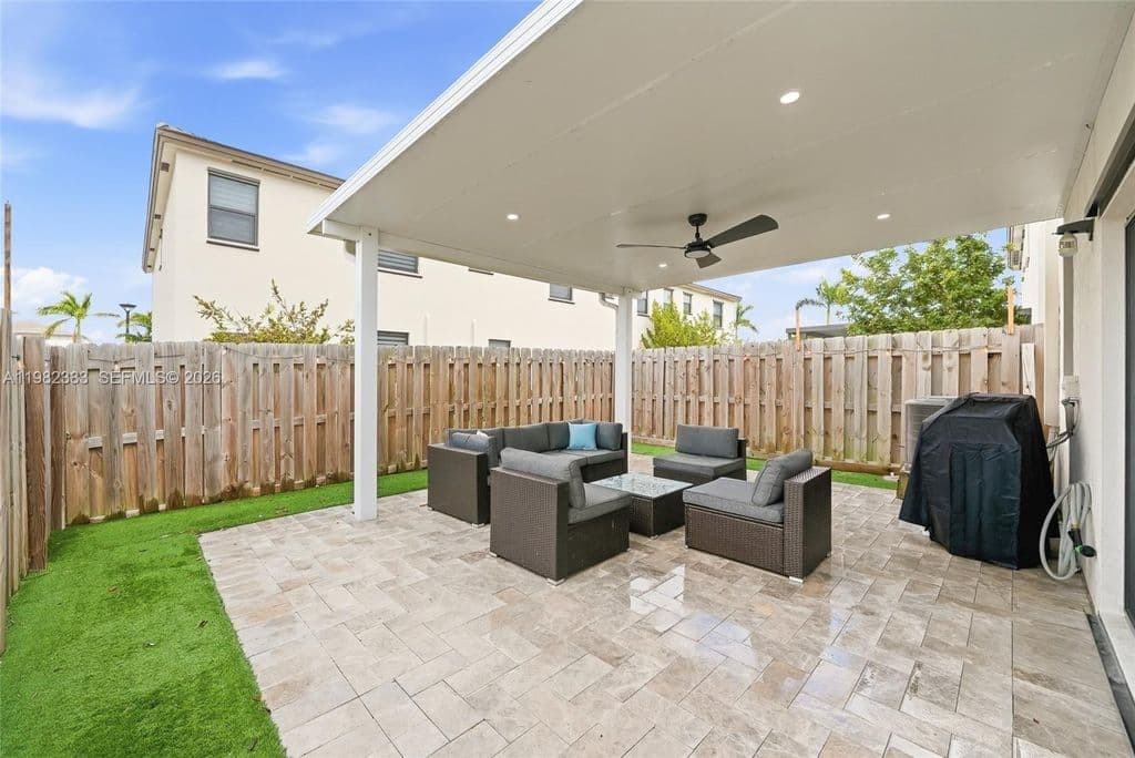 3-bedroom Property — 13091 SW 232nd St