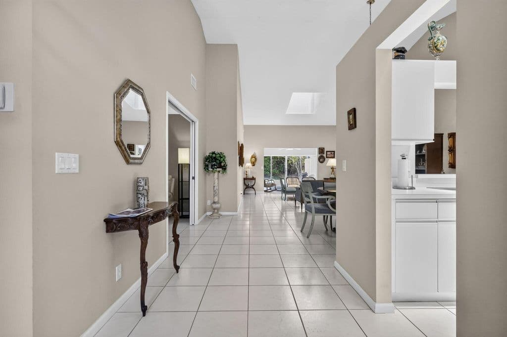 2-bedroom Condo — 7223 Summer Tree Drive