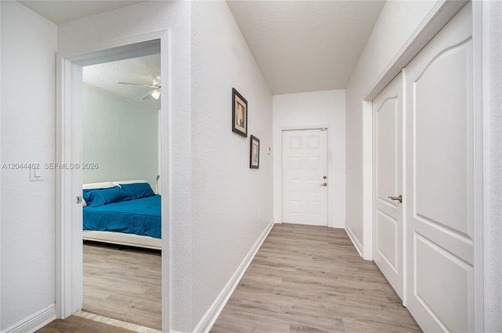 3-bedroom Condo — 10700 NW 66th St APT 204