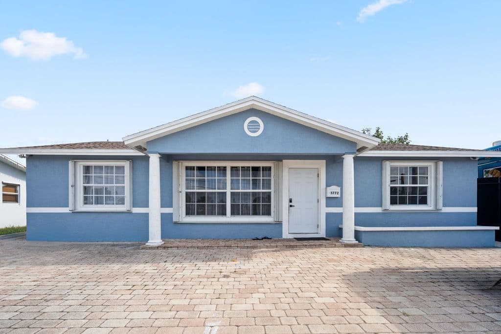 4+1 Müstakil ev — 5772 N Haverhill Road N
