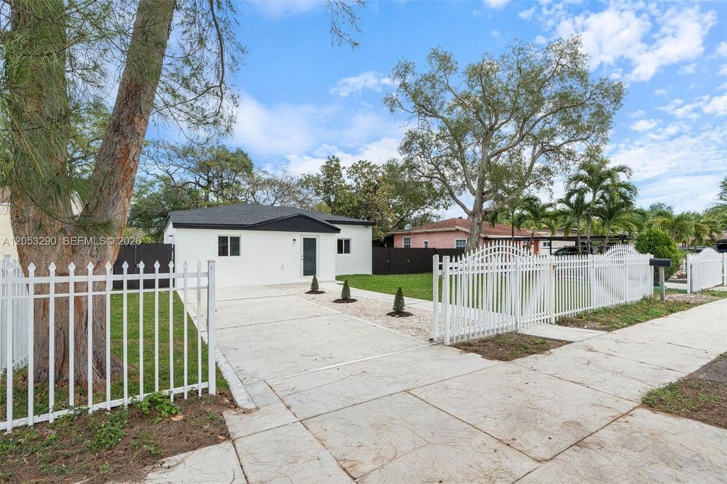 4+1 Müstakil ev — 1305 Dunad Ave