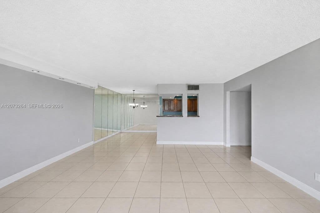 2+1 Condo — 7051 Environ Blvd APT 432