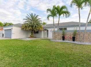 3+1 Müstakil ev — 15420 SW 156th Ter, Miami, 33187