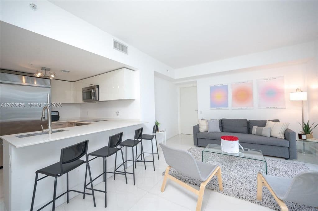 1-bedroom Condo — 1300 Brickell Bay Dr APT 1601