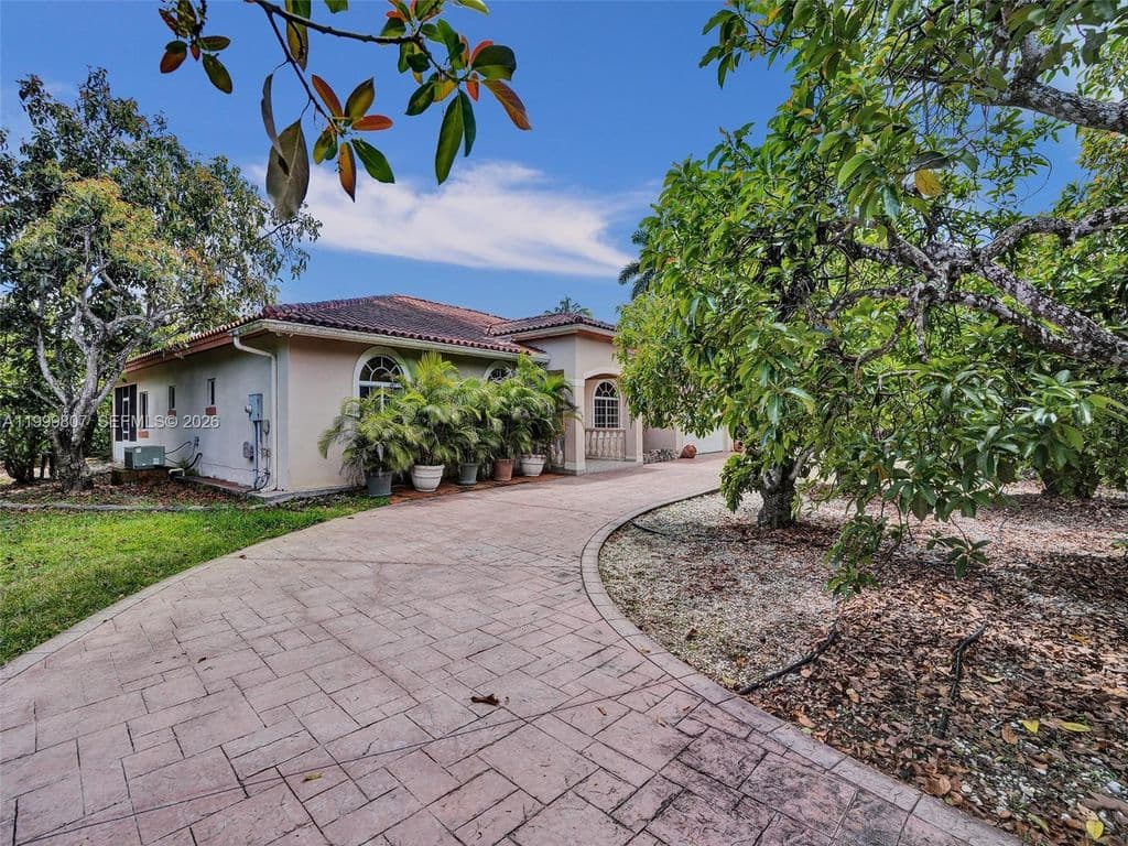 3-bedroom Single-Family Home — 23001 SW 167th Ave