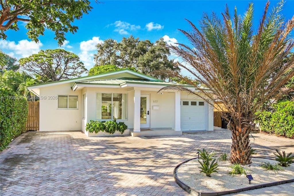 2+1 Müstakil ev — 617 SW 5th Ave
