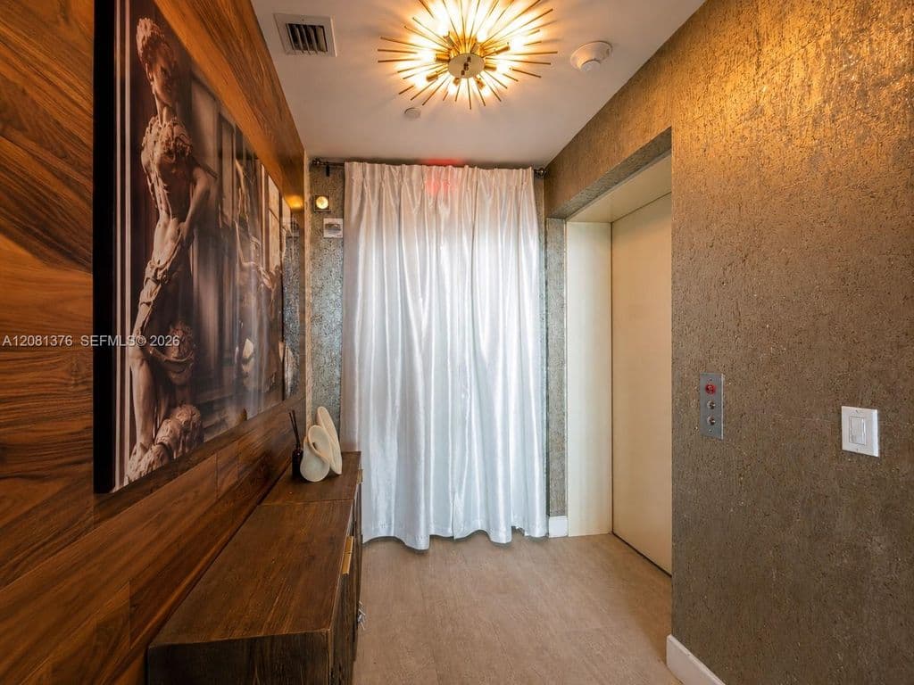 4-bedroom Condo — 2020 N Bayshore Dr #3405-3406