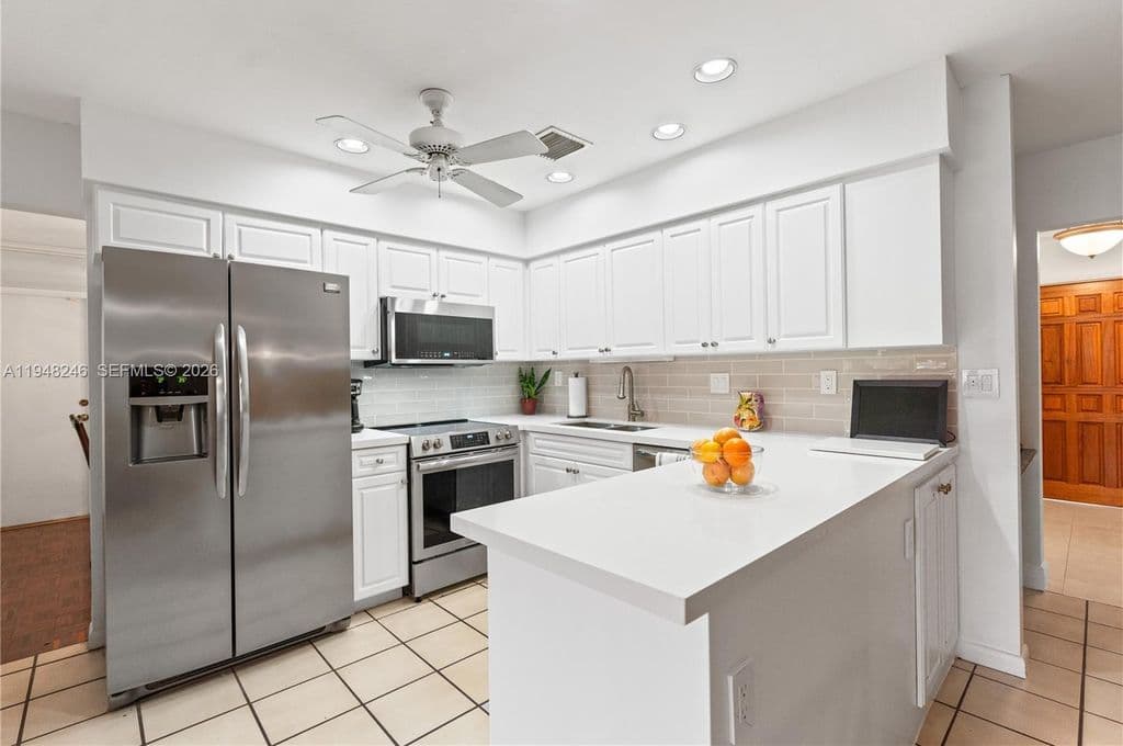 4+1 Müstakil ev — 15200 SW 84th Ave