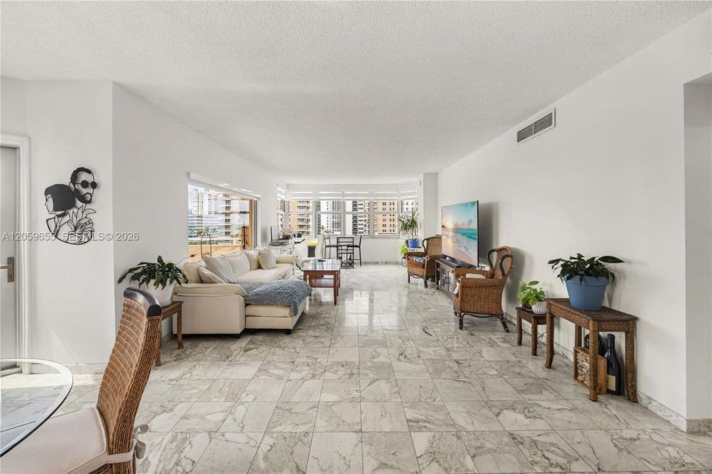 2-bedroom Condo — 1950 S Ocean Dr APT 5F