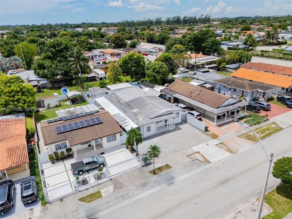7-bedroom Single-Family Home — 350 W 16th St
