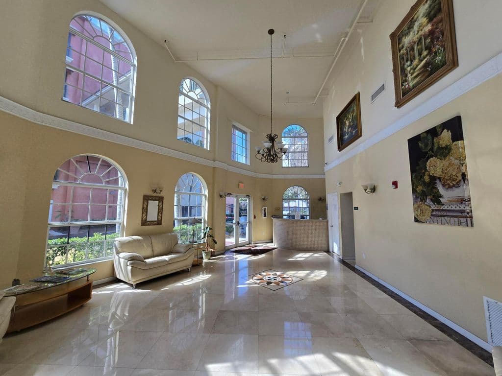 2+1 Condo — 1640 Presidential Way #403