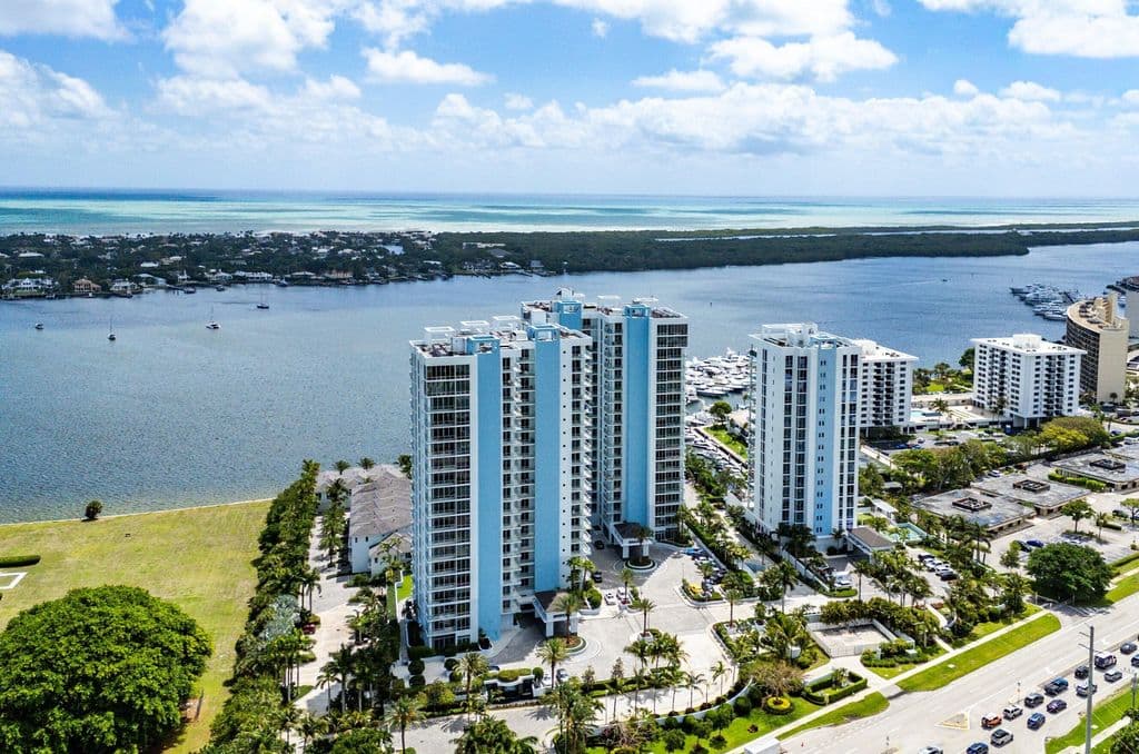 2+1 Condo — 2 Water Club Way #403