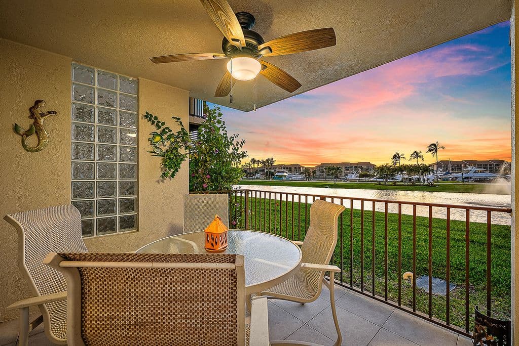 2+1 Condo — 701 Seafarer Circle #103