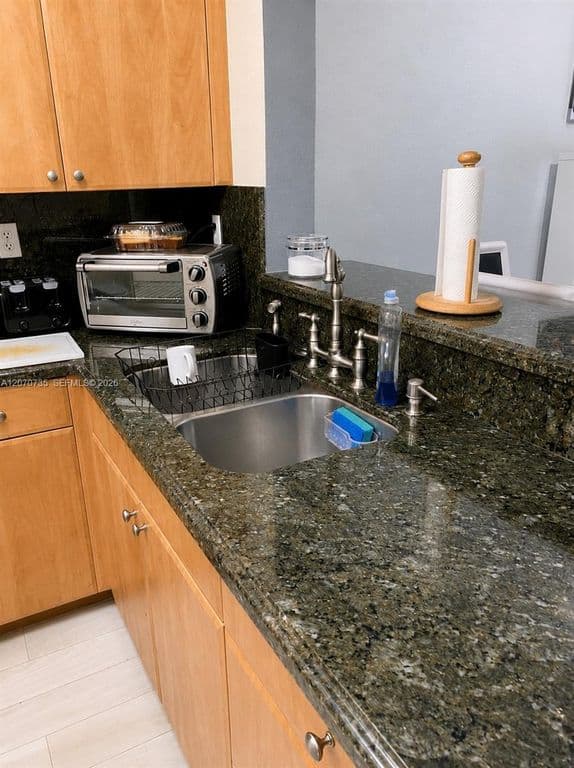 2+1 Condo — 7991 NW 8th St APT 110