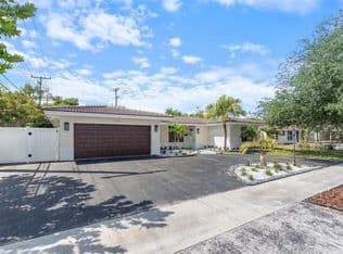 5+1 Müstakil ev — 2280 NE 62nd Street, Fort Lauderdale, 33308