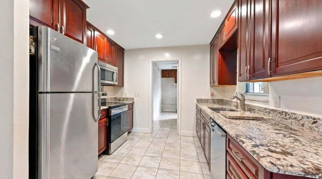 4+1 Müstakil ev — 428 ALEMEDA Drive