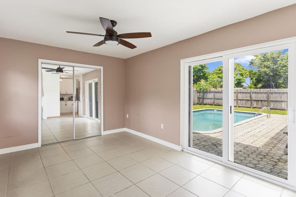 3+1 Müstakil ev — 8621 NW 3RD Street