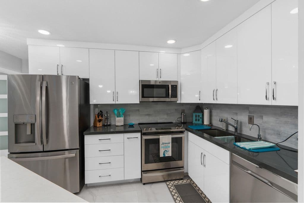 2-bedroom Condo — 130 CYPRESS CLUB Drive #306