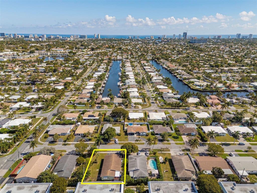 3-bedroom Property — 321 SE 1st Avenue